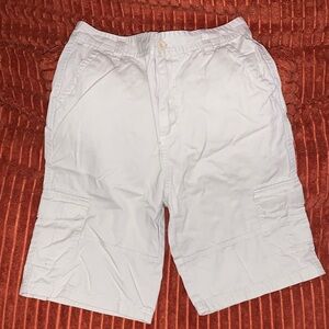 Men's White Cargo Shorts with Multi-Pocket Utility